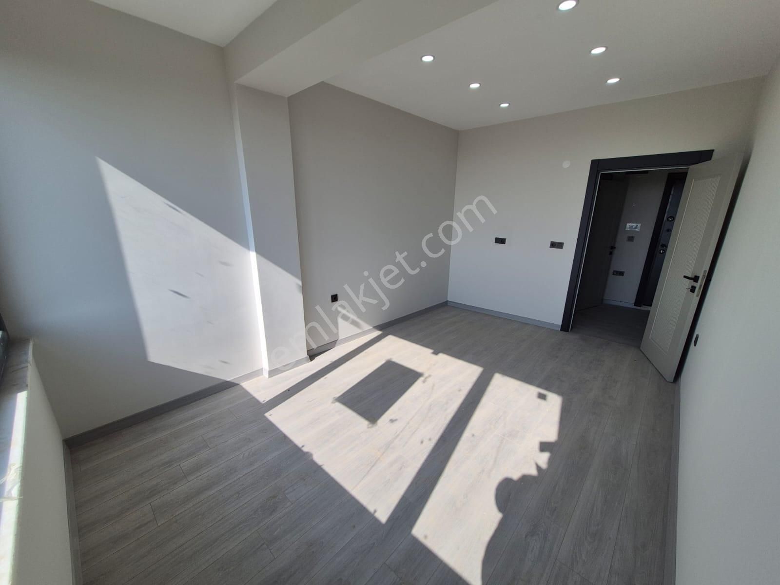 Delux'den Atatürk'te Deniz Manzaralı Ayrı Mutfaklı Kiralık 1+1 - Görsel 7