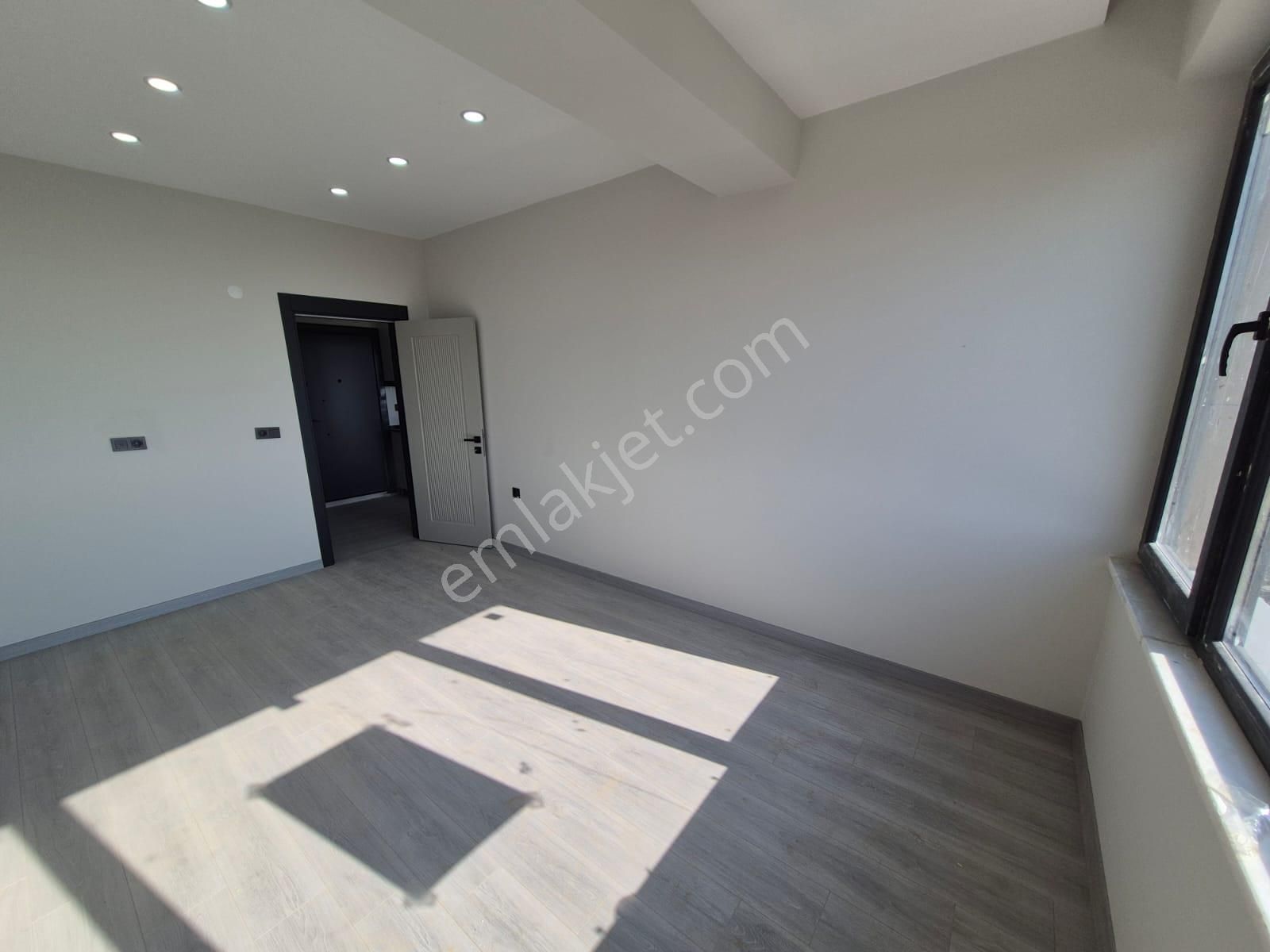Delux'den Atatürk'te Deniz Manzaralı Ayrı Mutfaklı Kiralık 1+1 - Görsel 6