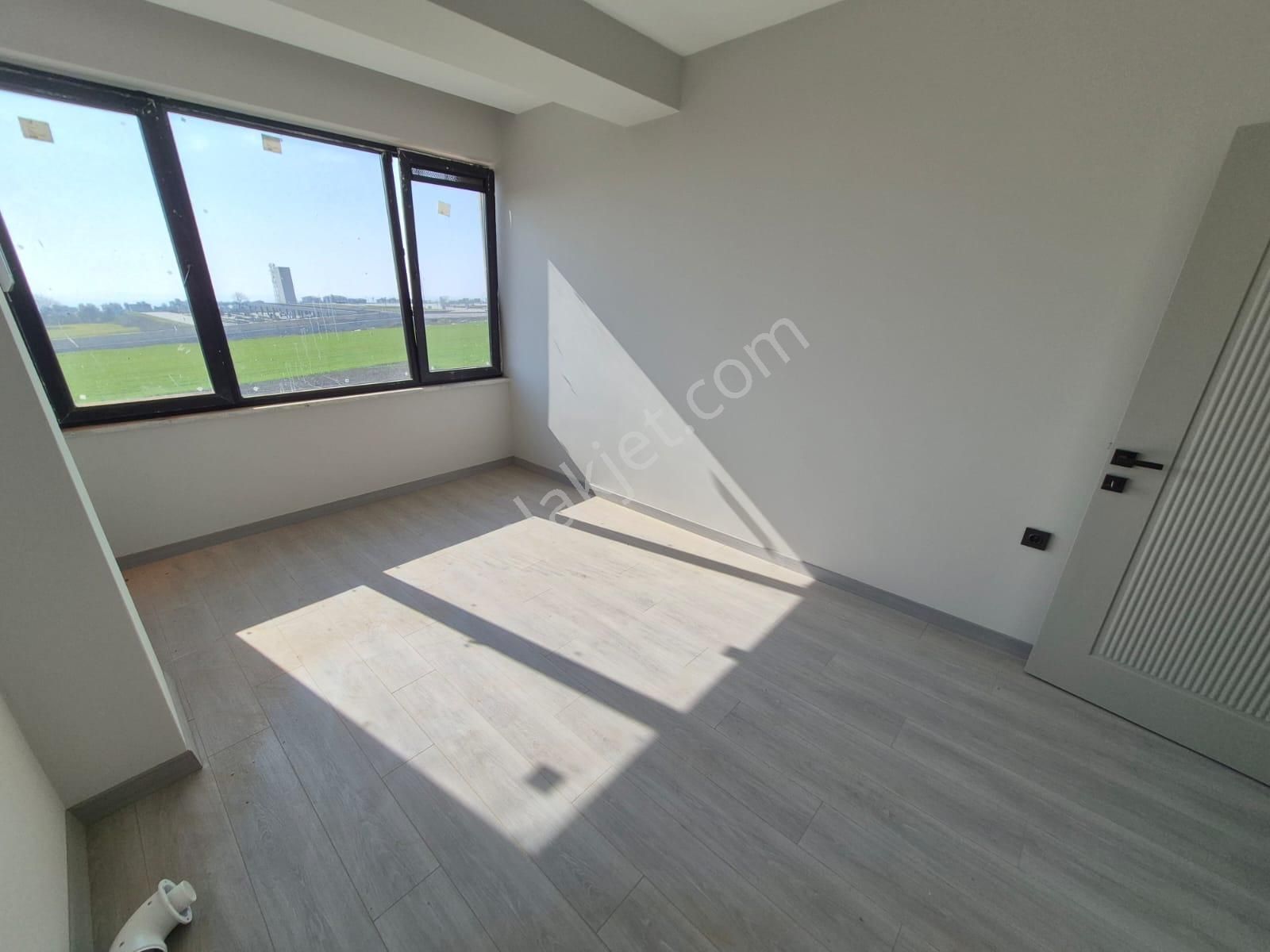 Delux'den Atatürk'te Deniz Manzaralı Ayrı Mutfaklı Kiralık 1+1 - Görsel 10
