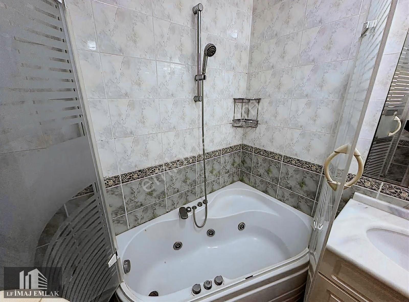 Suadiye Emin Ali Paşa Da 3+1 135 M2 Tamamı Bakımlı Geniş Balkon - Görsel 23