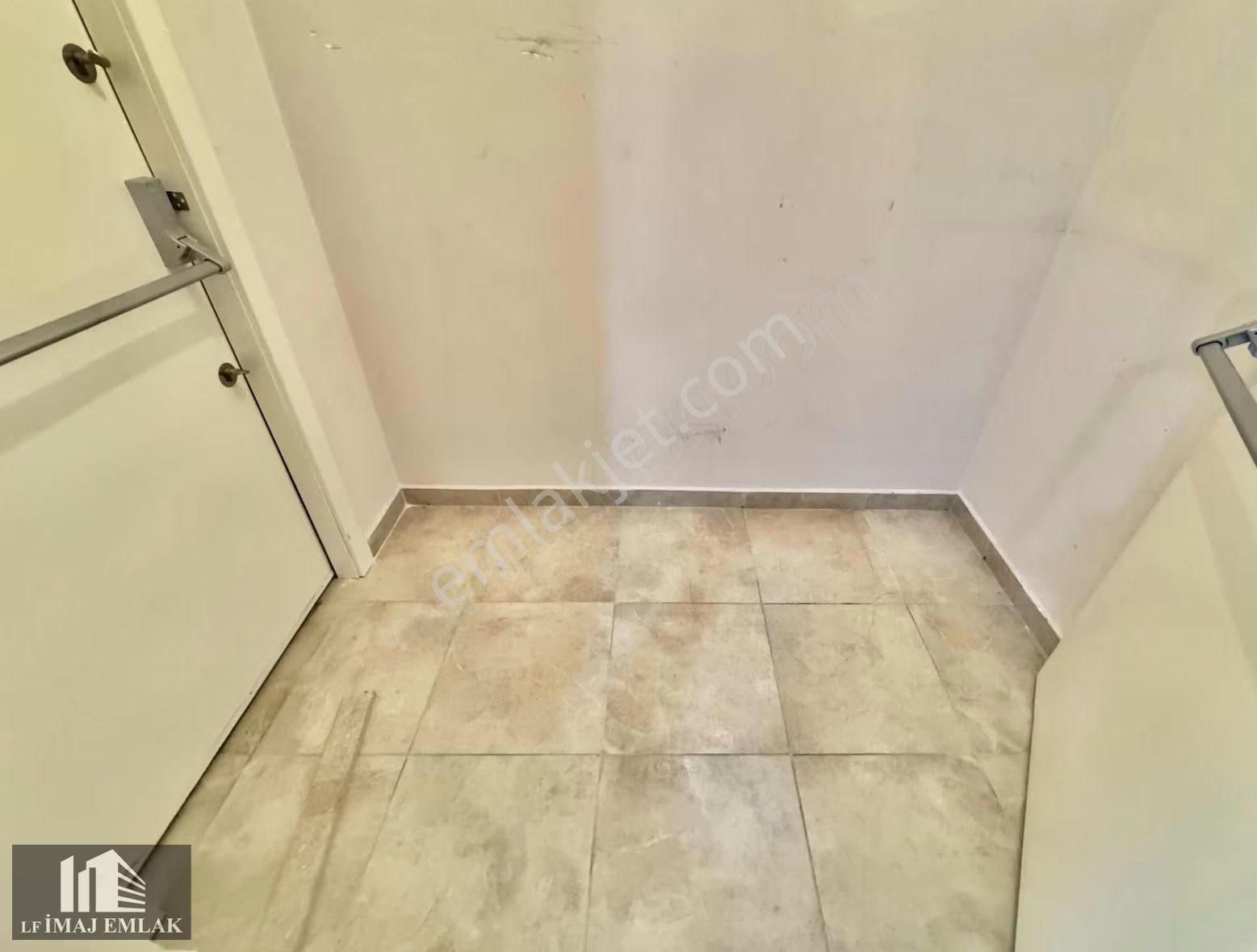 Suadiye'de Bağdat Cad Yakın Boş Balkonlu 95 M2 Net 3+1 - Görsel 25