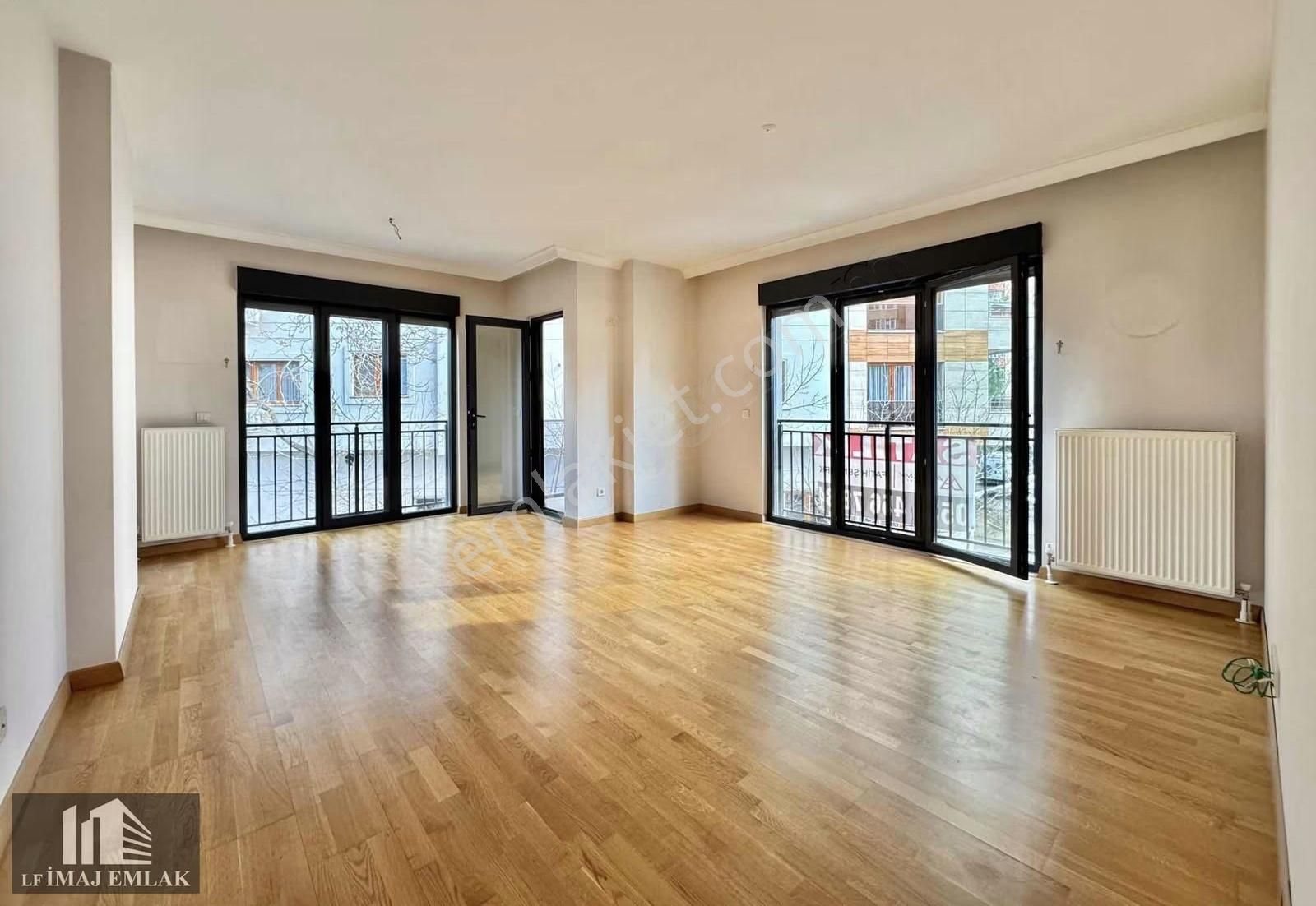 Suadiye'de Bağdat Cad Yakın Boş Balkonlu 95 M2 Net 3+1