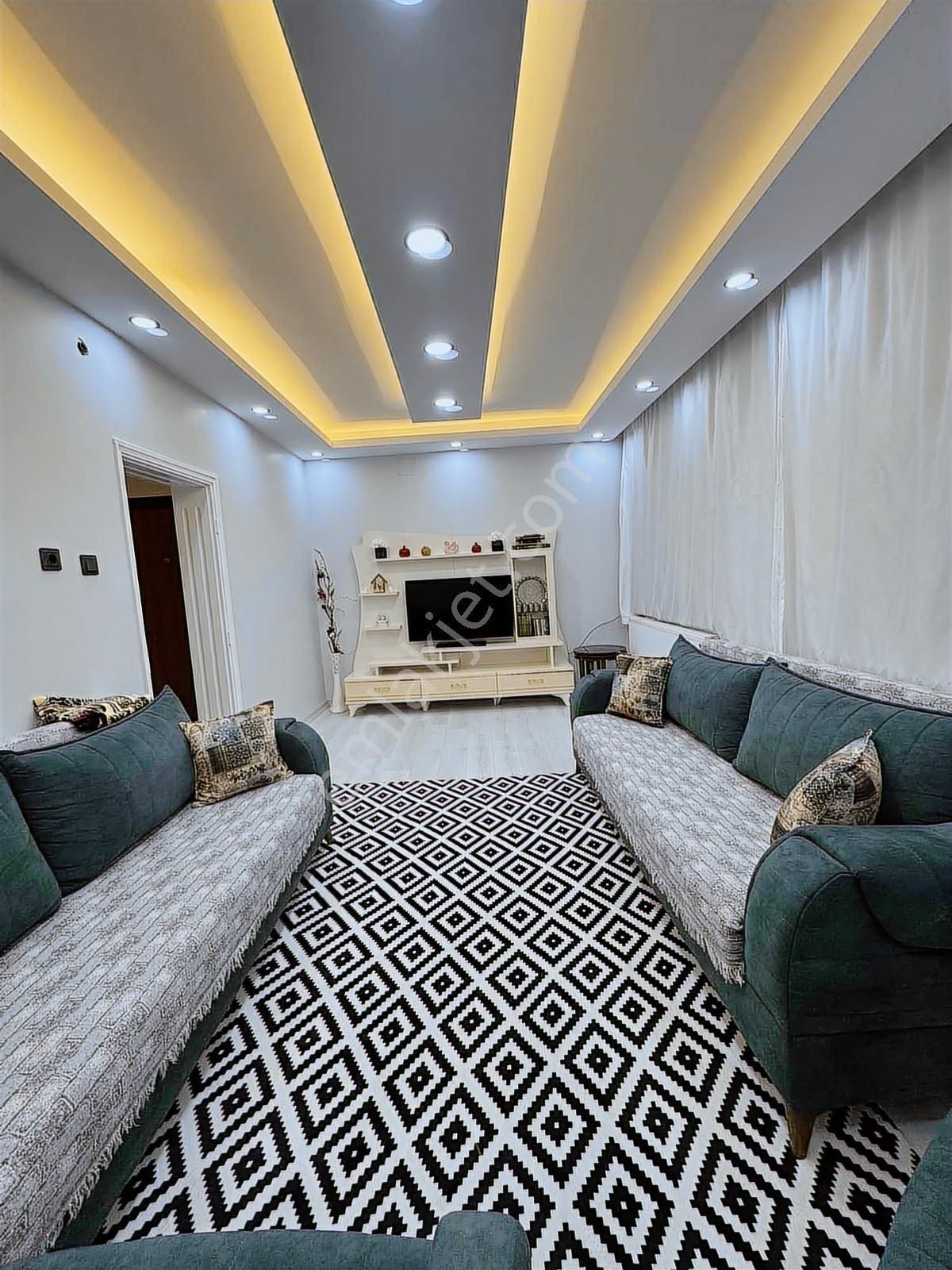 Doğan Aslan'dan Bağlarbaşında Satılık 3+1 Bahçe Katı