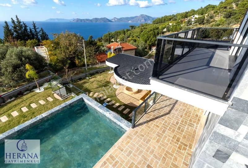 Denize Nazır Fourleks Geniş Ferah Şık Ve Lüks Satılık Villa - Görsel 23