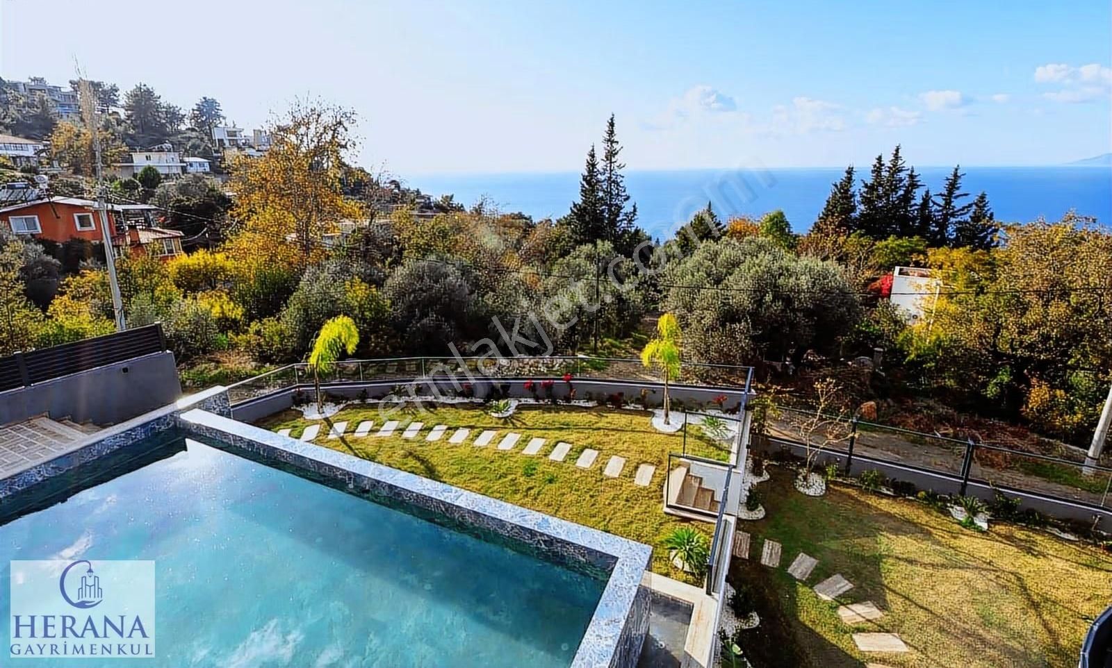 Denize Nazır Fourleks Geniş Ferah Şık Ve Lüks Satılık Villa - Görsel 31