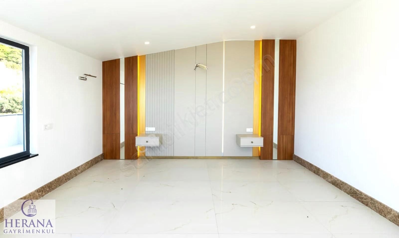 Denize Nazır Fourleks Geniş Ferah Şık Ve Lüks Satılık Villa - Görsel 11