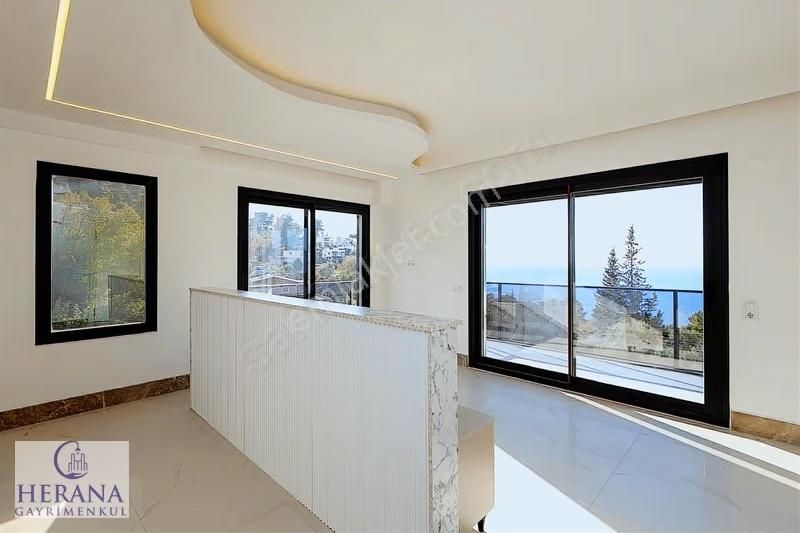 Denize Nazır Fourleks Geniş Ferah Şık Ve Lüks Satılık Villa - Görsel 12