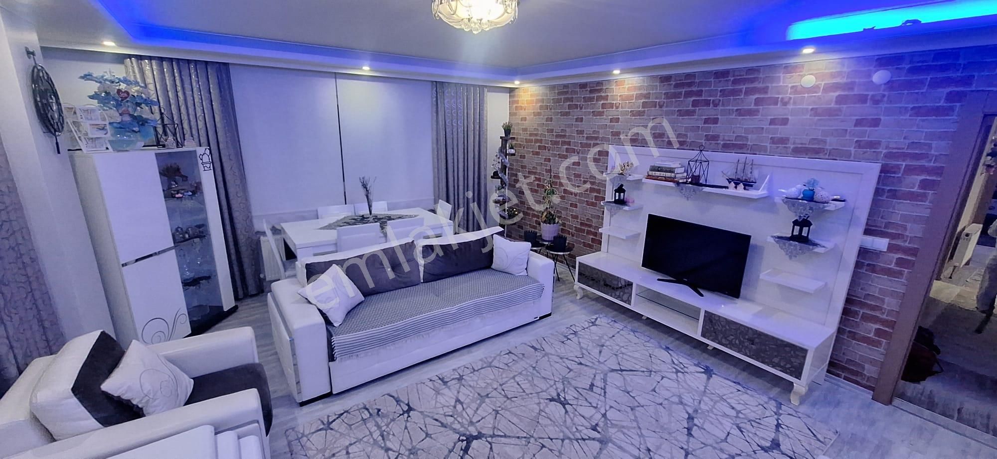 Şirintepe'de Asansörlü Giyinme Odalı Full Yapılı 3,5+1 2.katta Satılık Daire !! - Görsel 3