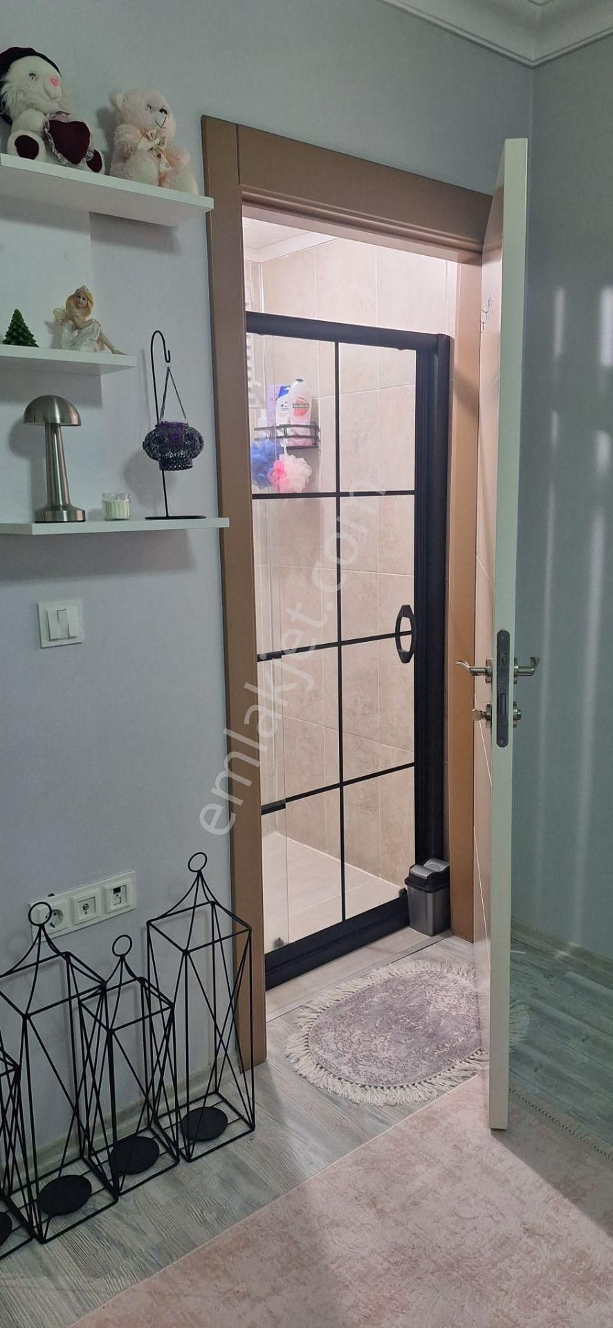 Şirintepe'de Asansörlü Giyinme Odalı Full Yapılı 3,5+1 2.katta Satılık Daire !! - Görsel 24