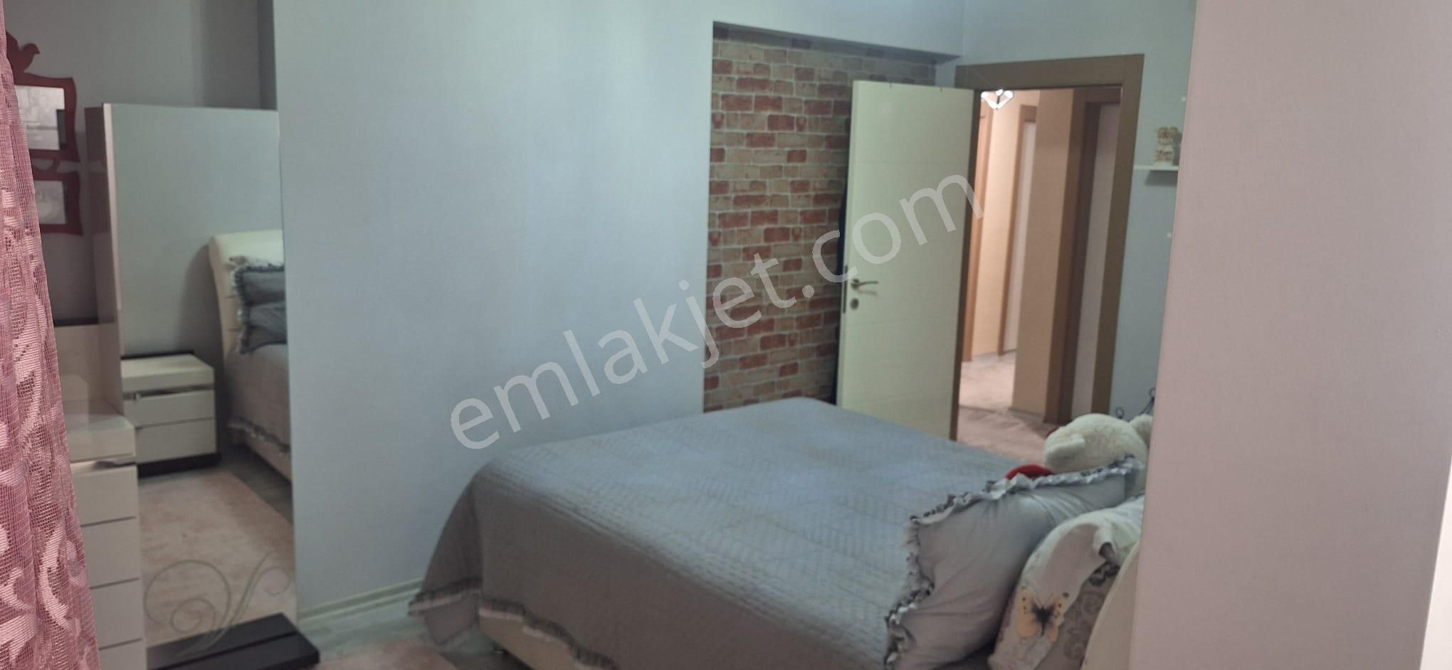 Şirintepe'de Asansörlü Giyinme Odalı Full Yapılı 3,5+1 2.katta Satılık Daire !! - Görsel 14