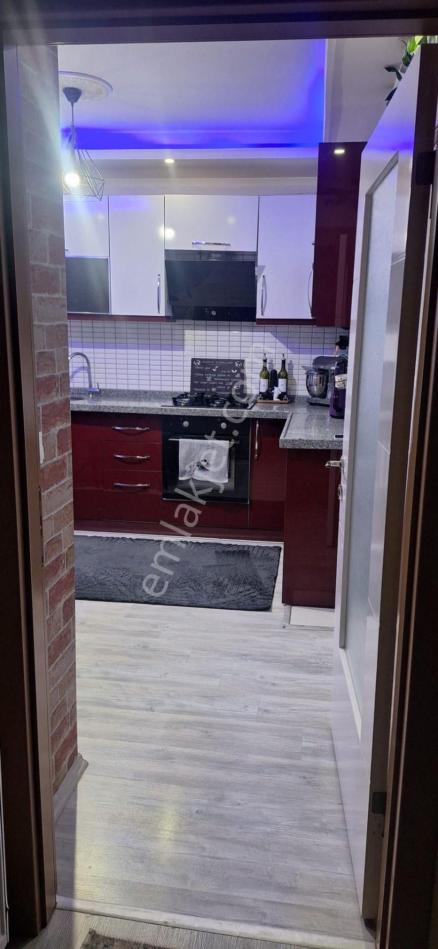 Şirintepe'de Asansörlü Giyinme Odalı Full Yapılı 3,5+1 2.katta Satılık Daire !! - Görsel 8