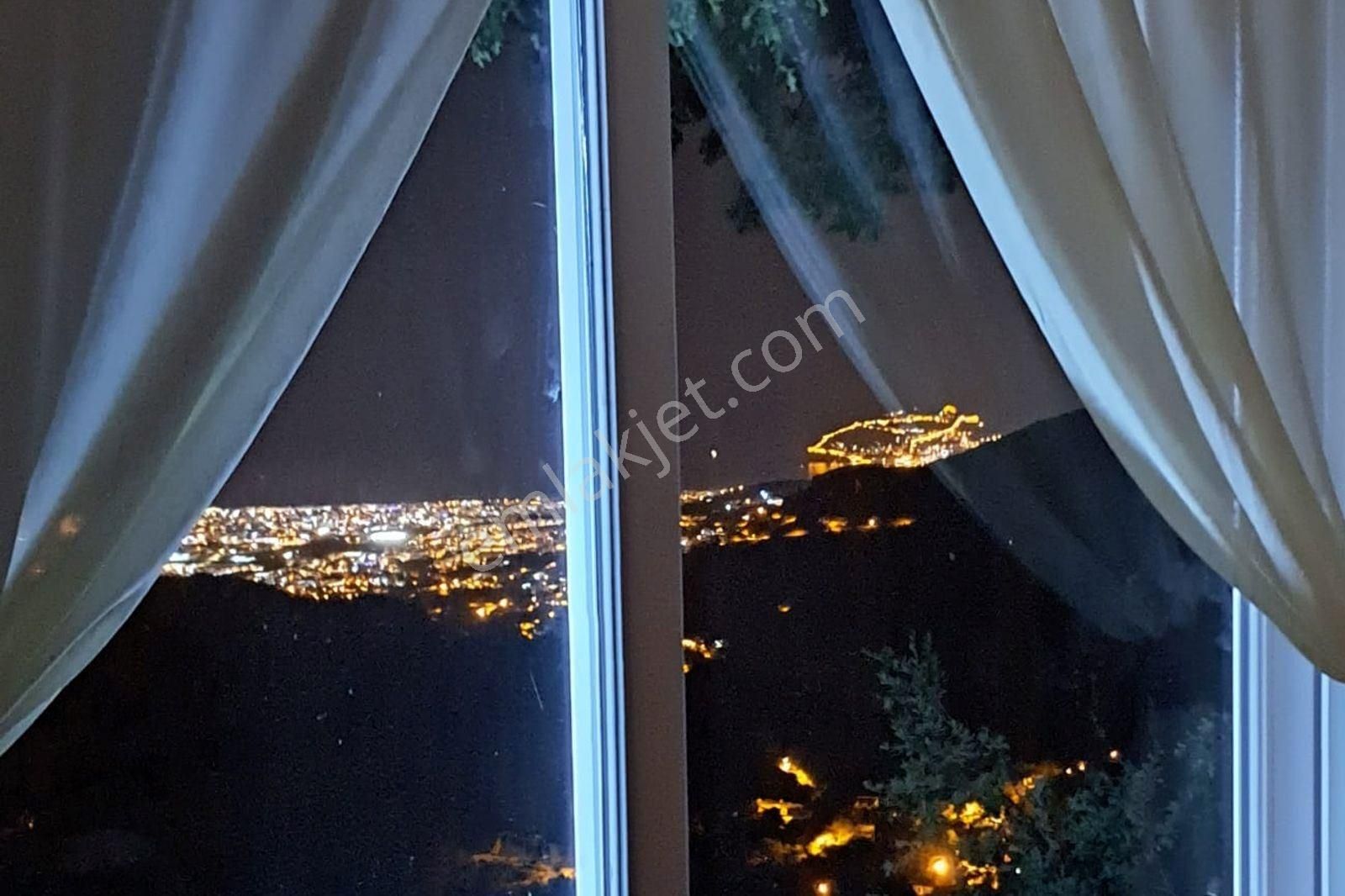 Alanya Bademağacı’nda Full Deniz Ve Kale Manzaralı Ev Ve Bahçe - Görsel 16