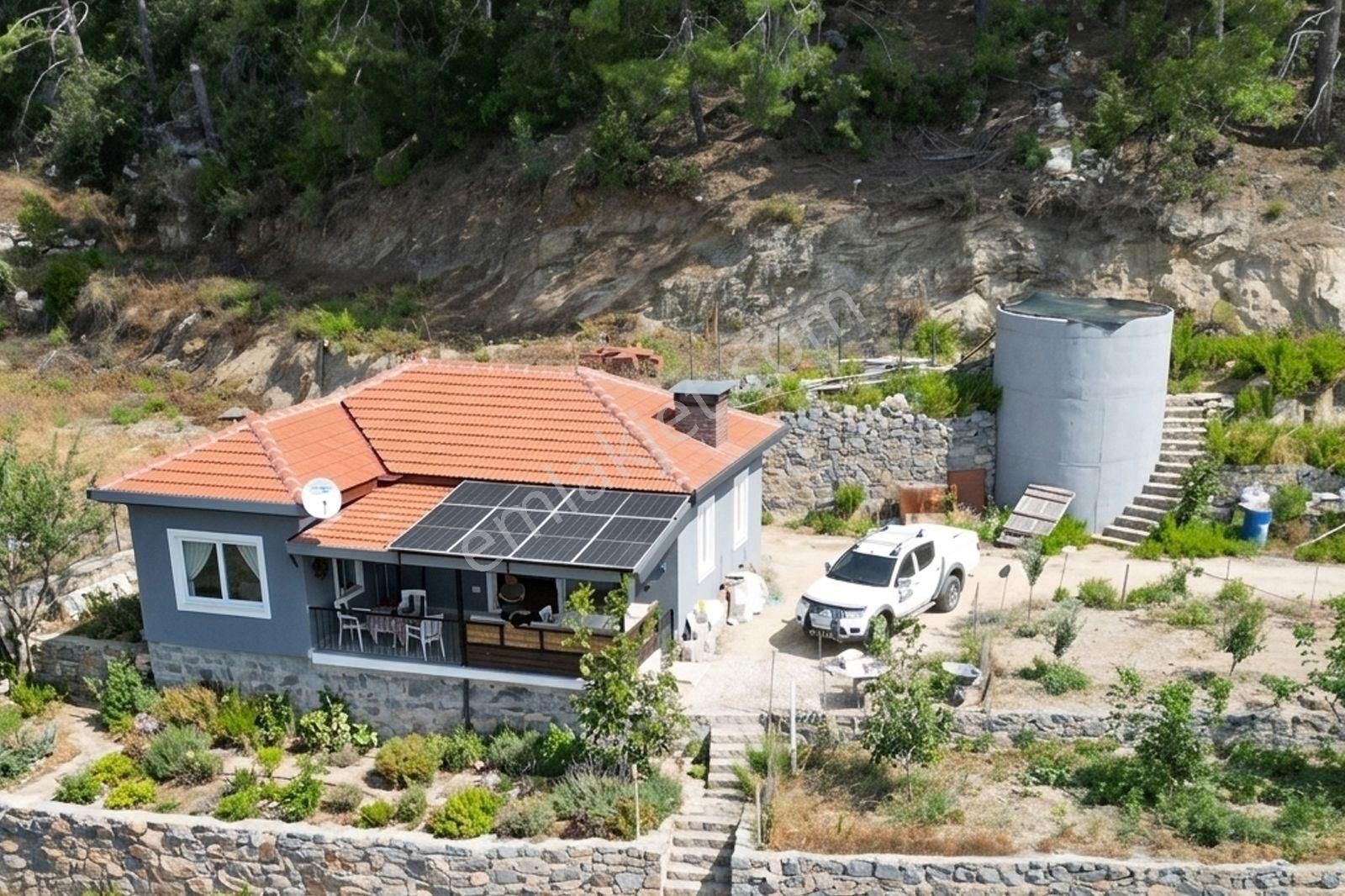 Alanya Bademağacı’nda Full Deniz Ve Kale Manzaralı Ev Ve Bahçe