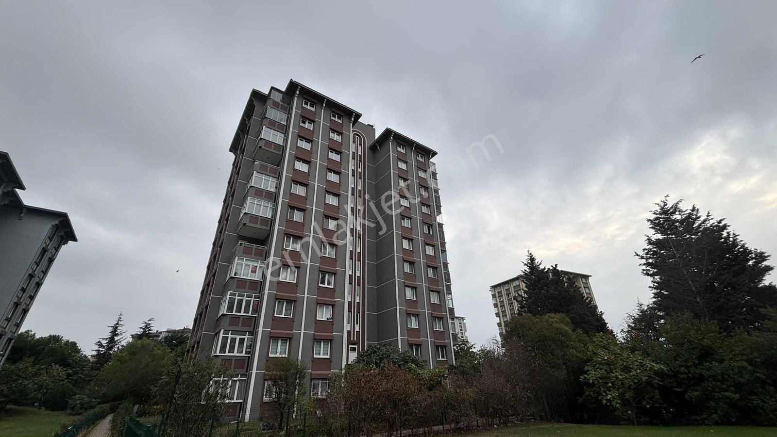 Mimaroba Emlak Bankası Konutları 5.kısımda Satılık 3+1 Daire