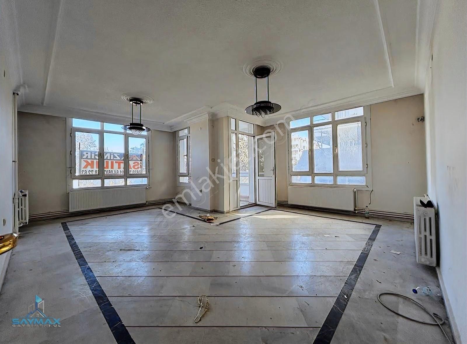 Cemalpaşa Mah.sular Caddesi Üzeri 3+1+d.gazlı Satılık Daire.....