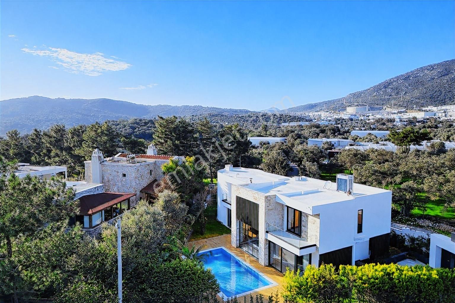 Bodrum Bitezde Satılık Merkezde Tam Müstakil 6+1 Villa - Görsel 24