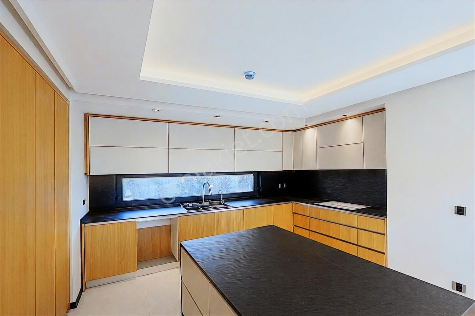 Bodrum Bitezde Satılık Merkezde Tam Müstakil 6+1 Villa - Görsel 3