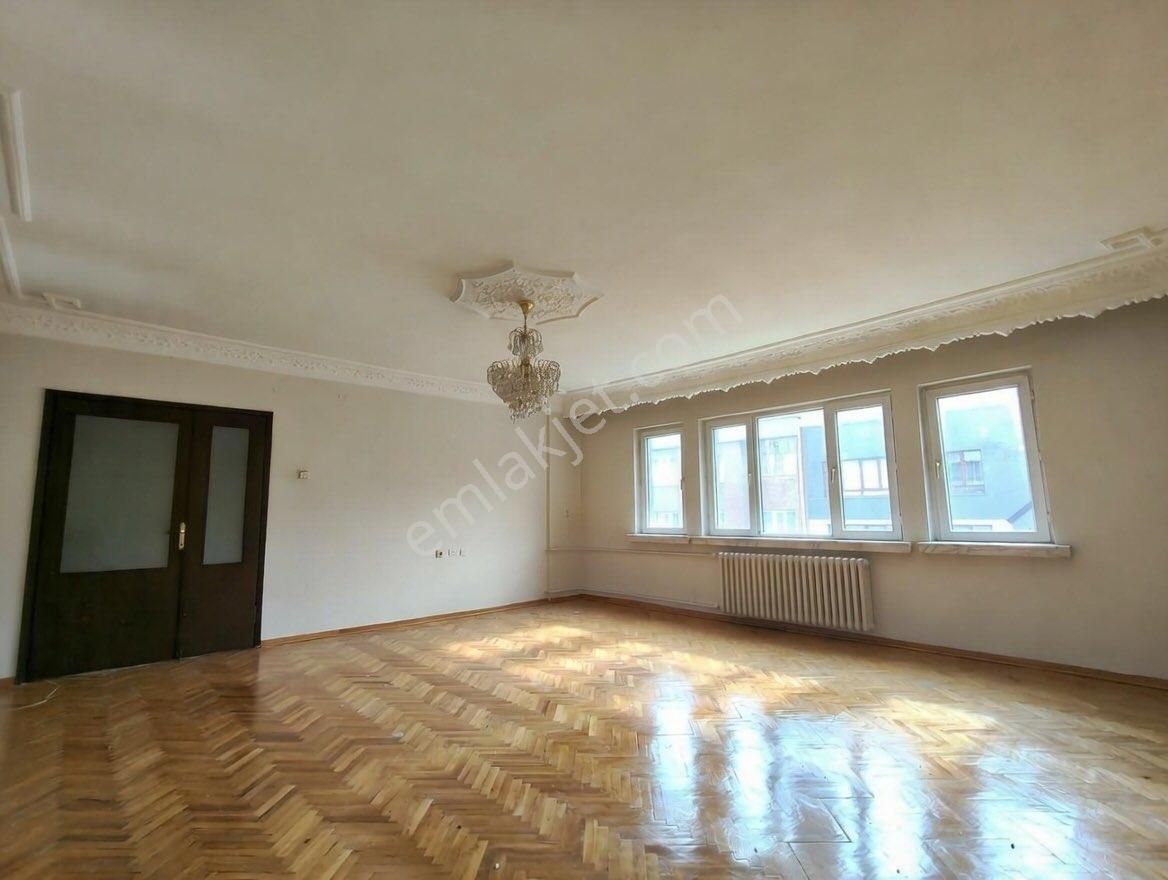 Arifiye Mh. 3+1 Kiralık Daire - Görsel 17