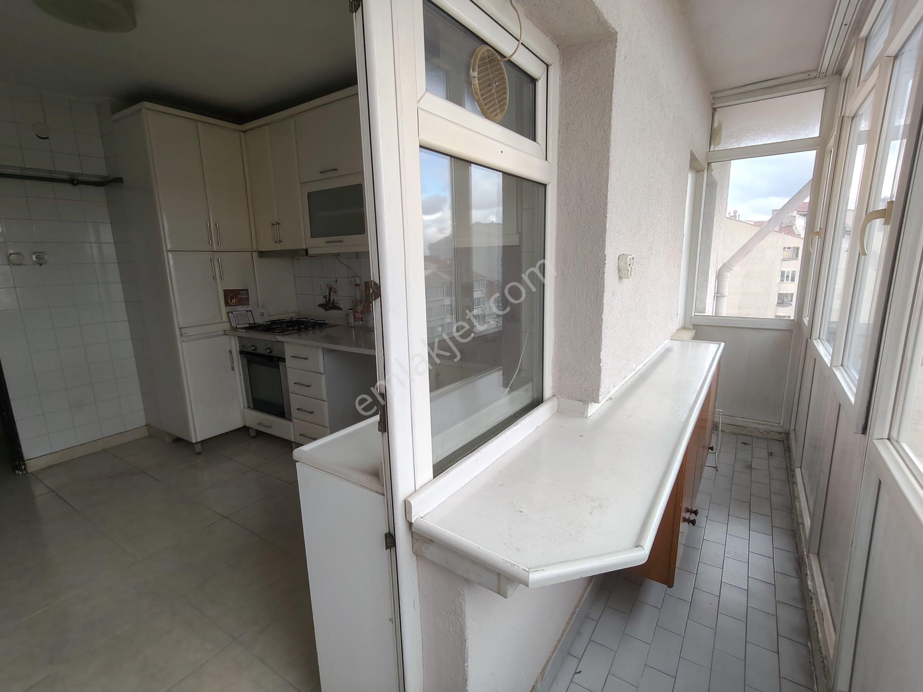 Arifiye Mh. 3+1 Kiralık Daire - Görsel 13