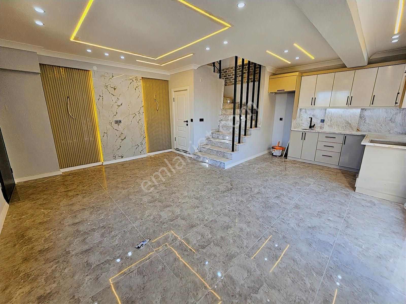 Deniz'den 3+1 Ebeveyn Banyolu, Denize Yakın Lüks Villa - Görsel 6