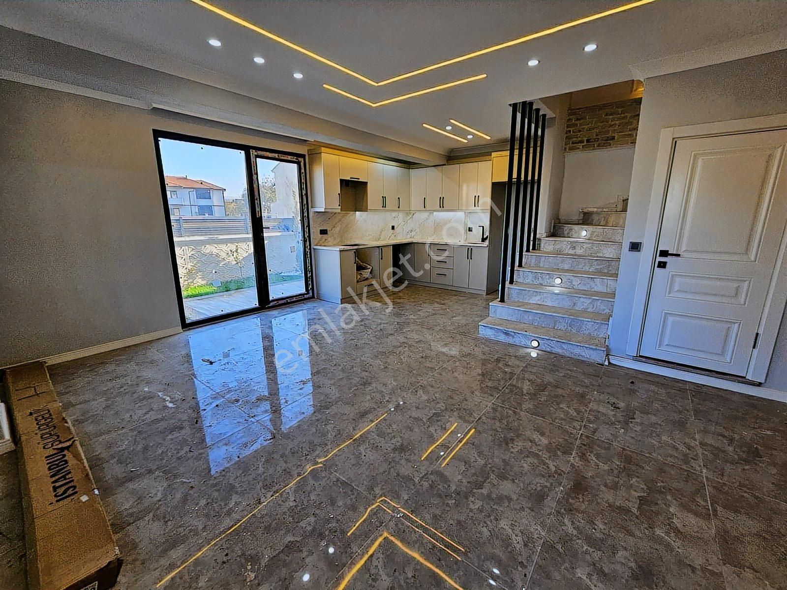 Deniz'den 3+1 Ebeveyn Banyolu, Denize Yakın Lüks Villa - Görsel 25