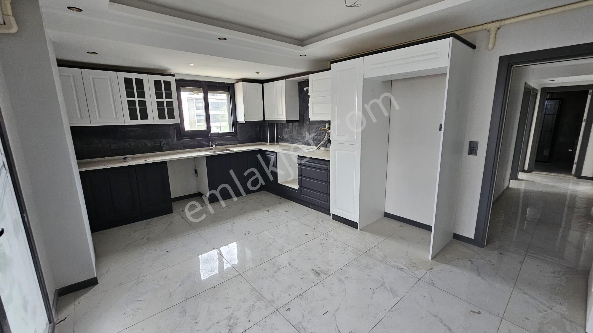 Yörük Mah. Çınarlı Cad.eski Mor Kafe Yanı Satılık 3+1 Lüks Daire - Görsel 17