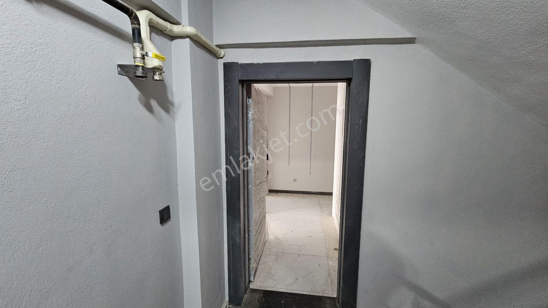 Yörük Mah. Çınarlı Cad.eski Mor Kafe Yanı Satılık 3+1 Lüks Daire - Görsel 27
