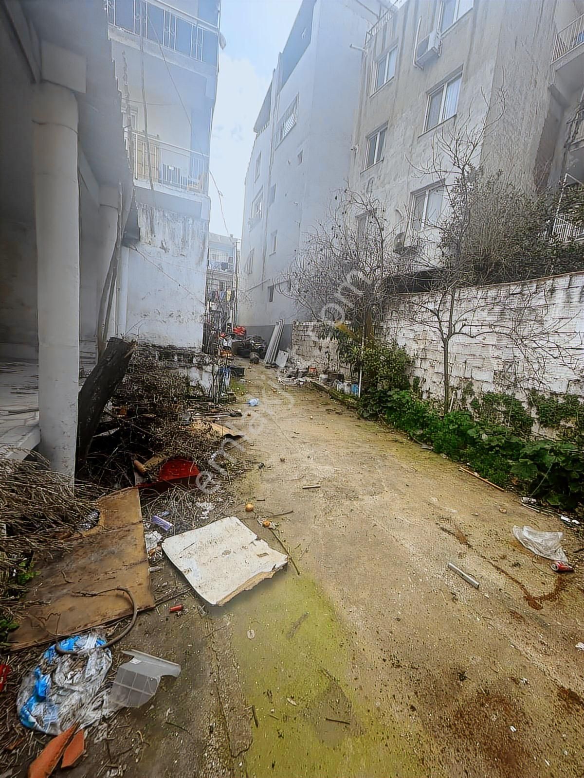 Acil Satılık İçerisinde 3 Adet Numaratajlı Ev - Görsel 8