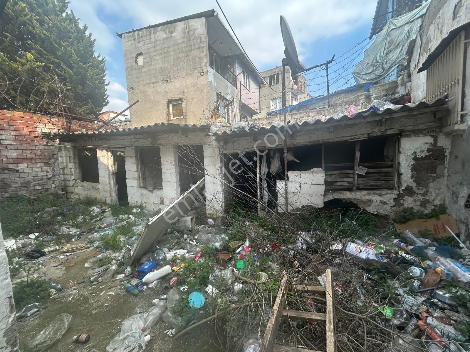 Acil Satılık İçerisinde 3 Adet Numaratajlı Ev - Görsel 2