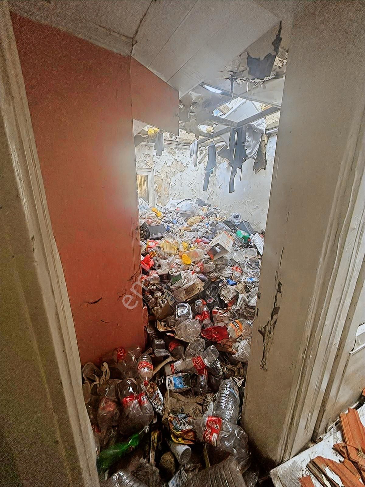 Acil Satılık İçerisinde 3 Adet Numaratajlı Ev - Görsel 6