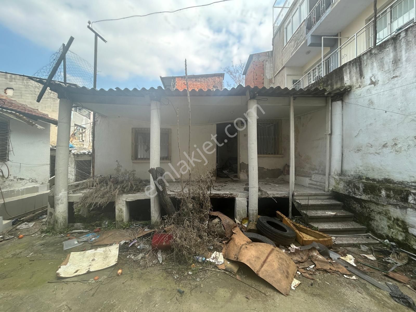 Acil Satılık İçerisinde 3 Adet Numaratajlı Ev - Görsel 5