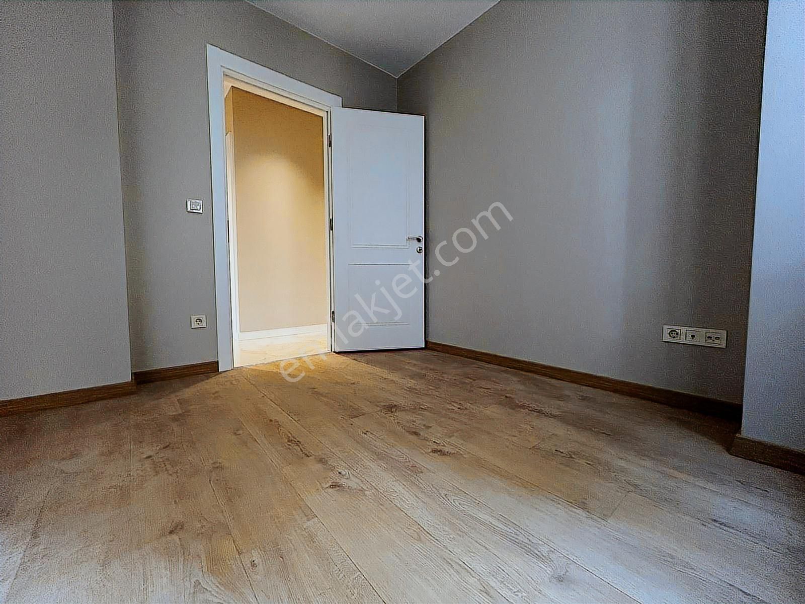 Suadiye Feride Geçidine Çok Yakın Sıfır 3+1 Balkonlu Ebeveynli - Görsel 10