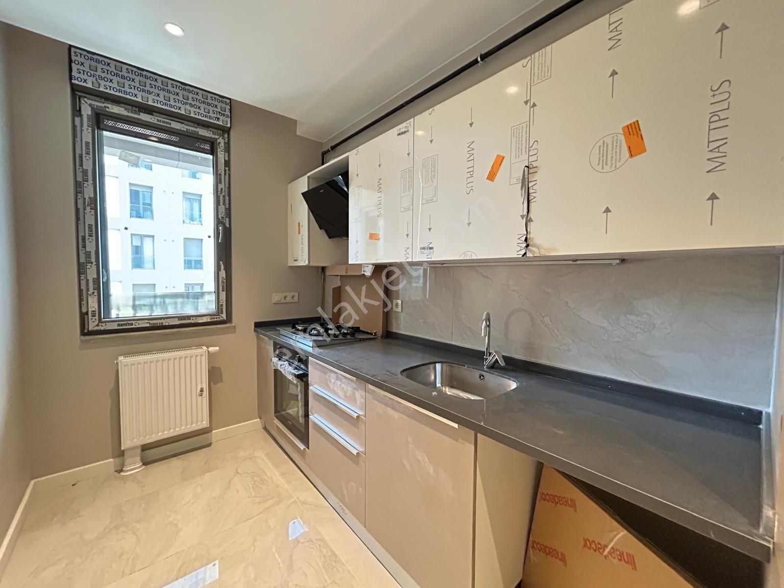 Suadiye Feride Geçidine Çok Yakın Sıfır 3+1 Balkonlu Ebeveynli - Görsel 11