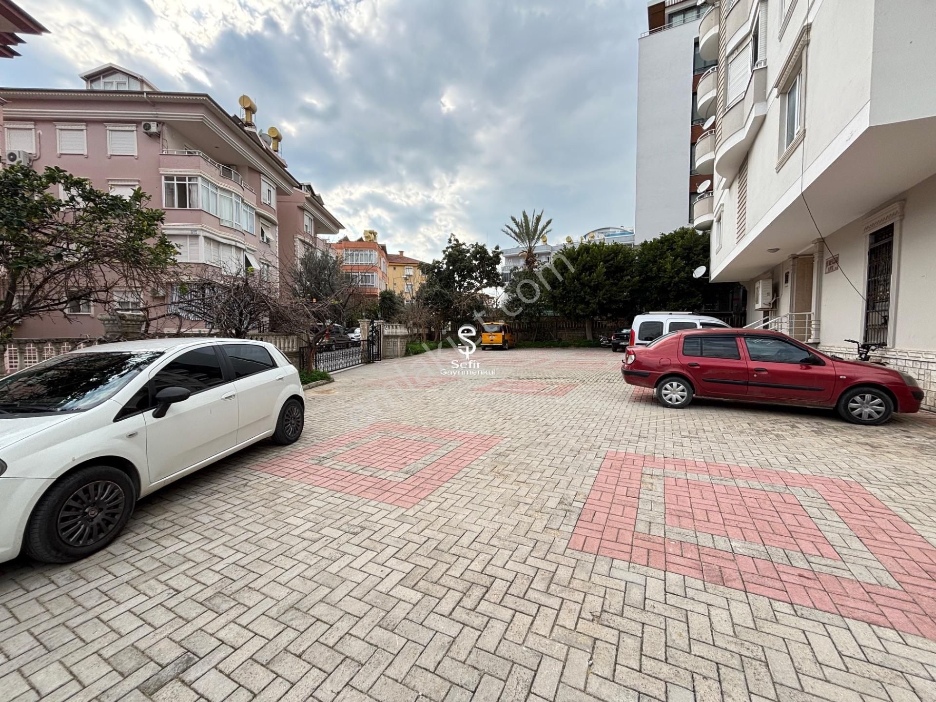 Alanya Hacet'te 1+1 Ayrı Mutfak Geniş Kiralık Daire - Görsel 17