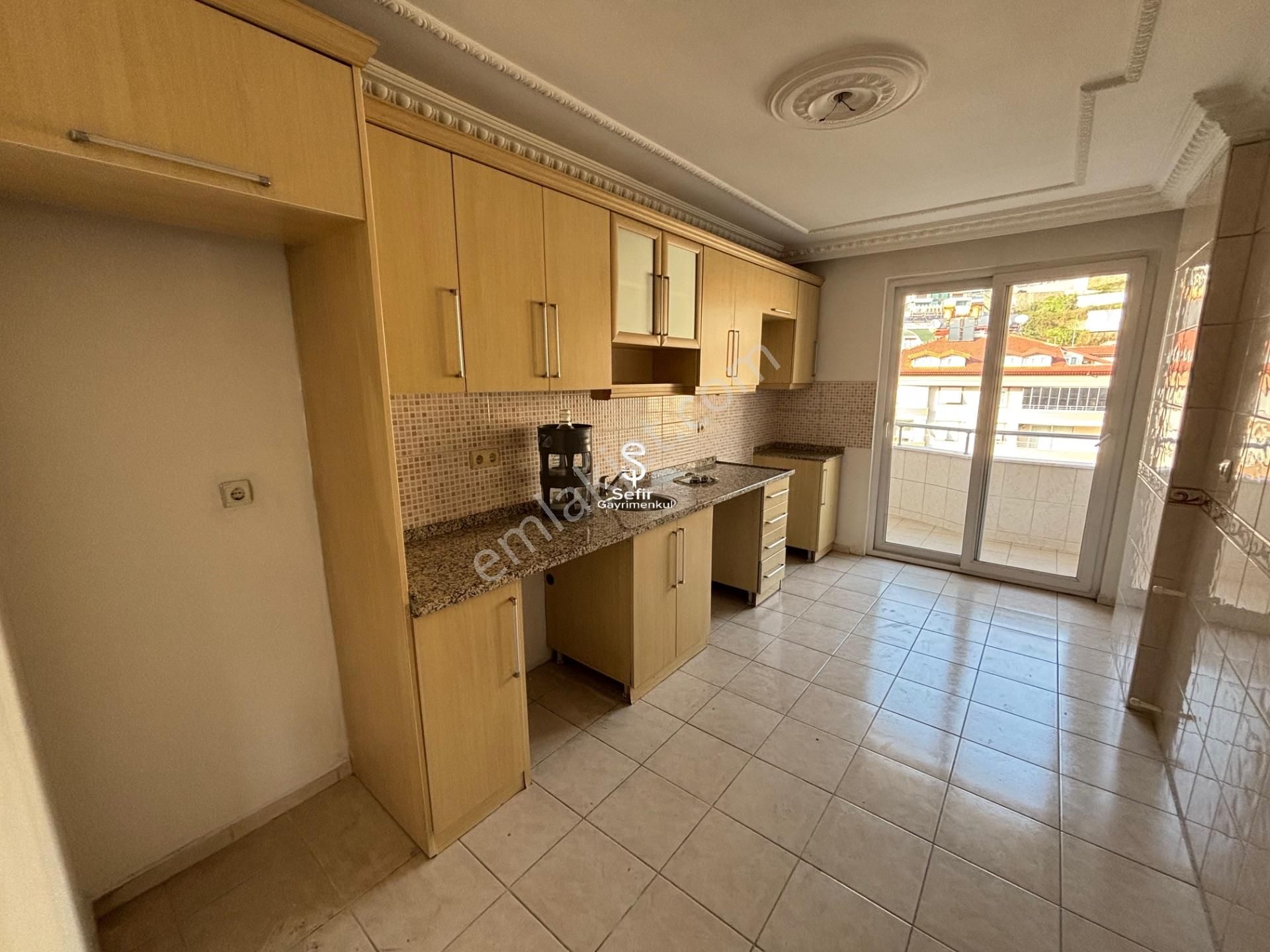 Alanya Hacet'te 1+1 Ayrı Mutfak Geniş Kiralık Daire - Görsel 8