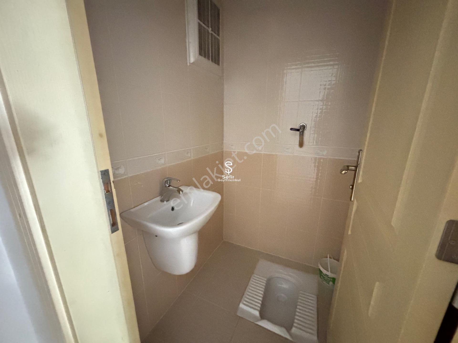 Alanya Hacet'te 1+1 Ayrı Mutfak Geniş Kiralık Daire - Görsel 11