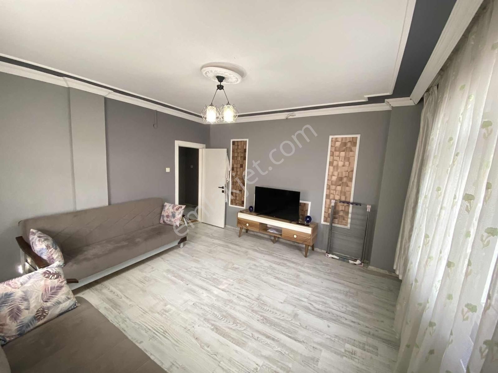 Yeşil Tepede Satılık 2 Katlı Müstakil Ev - Görsel 3