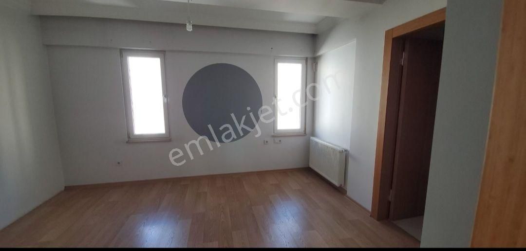 Sahibinden Şerifali'de Geniş Aile İçin 6+2 Çatı Dubleksi Daire - Görsel 13