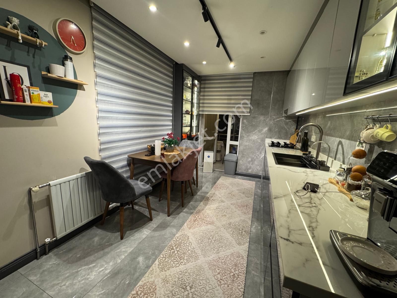 Cadde Üzerinde Özel Mimari3+1geniş M2'li Fullyaplı 7 Yllık Daire - Görsel 6