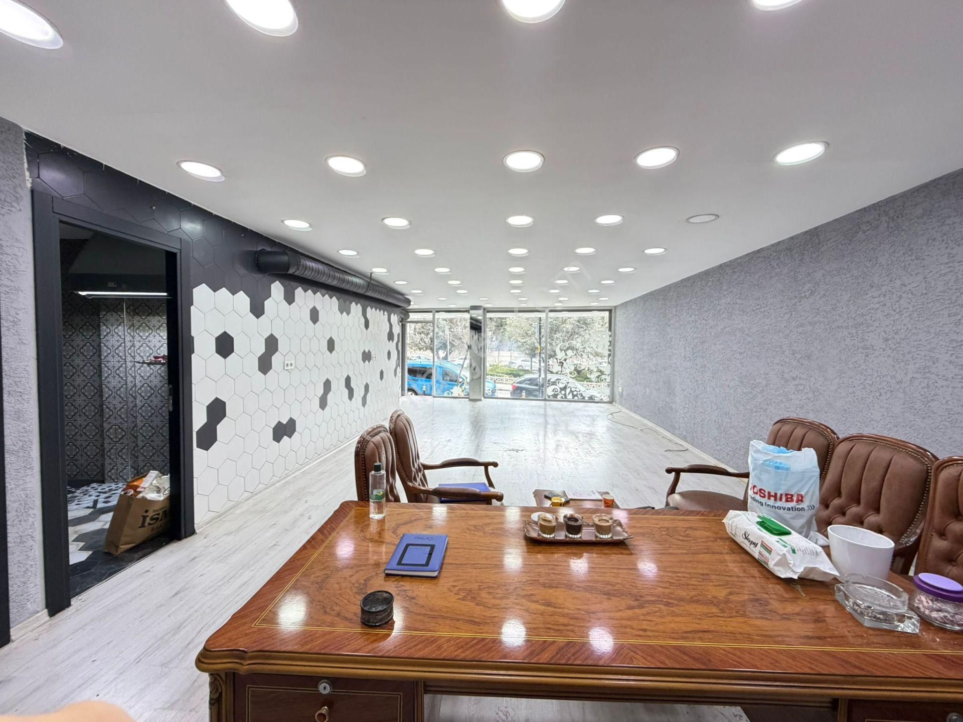 Zeytinburnunda 14 M Cepheli 265 M² Prestijli Yatırımlık Dükkan - Görsel 6