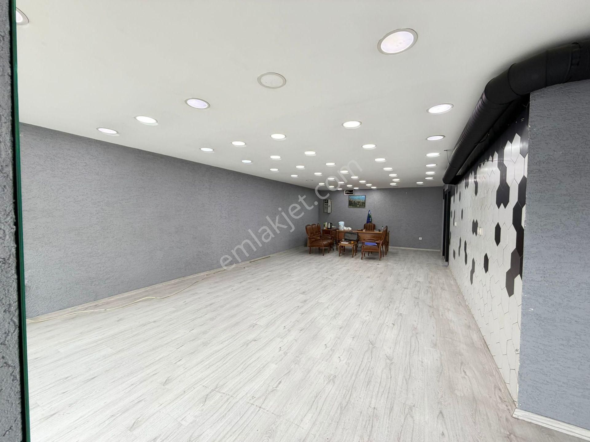 Zeytinburnunda 14 M Cepheli 265 M² Prestijli Yatırımlık Dükkan - Görsel 19