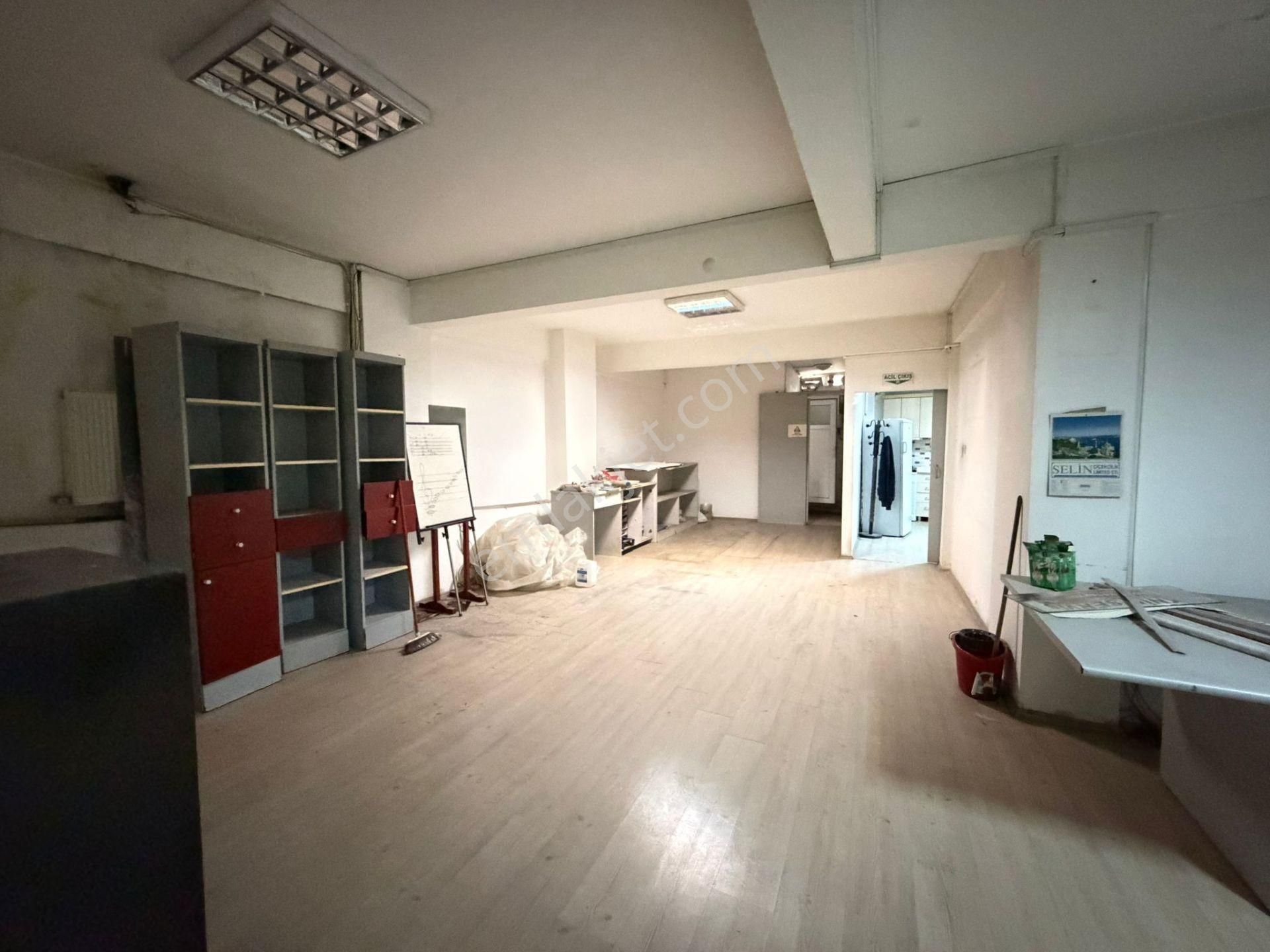 Zeytinburnunda 14 M Cepheli 265 M² Prestijli Yatırımlık Dükkan - Görsel 16