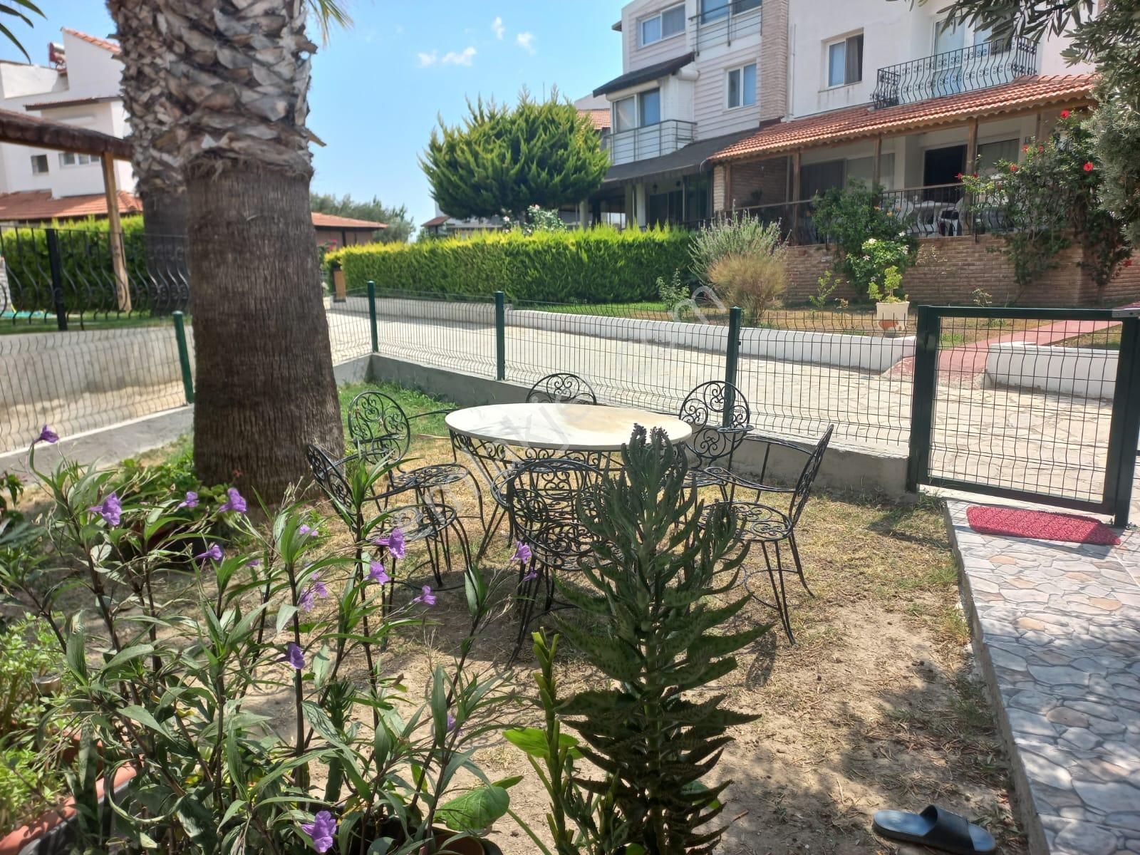 Çeşme Pırlanta'da Satılık 4+1 Tripleks Villa | Havuzlu Site - Görsel 3