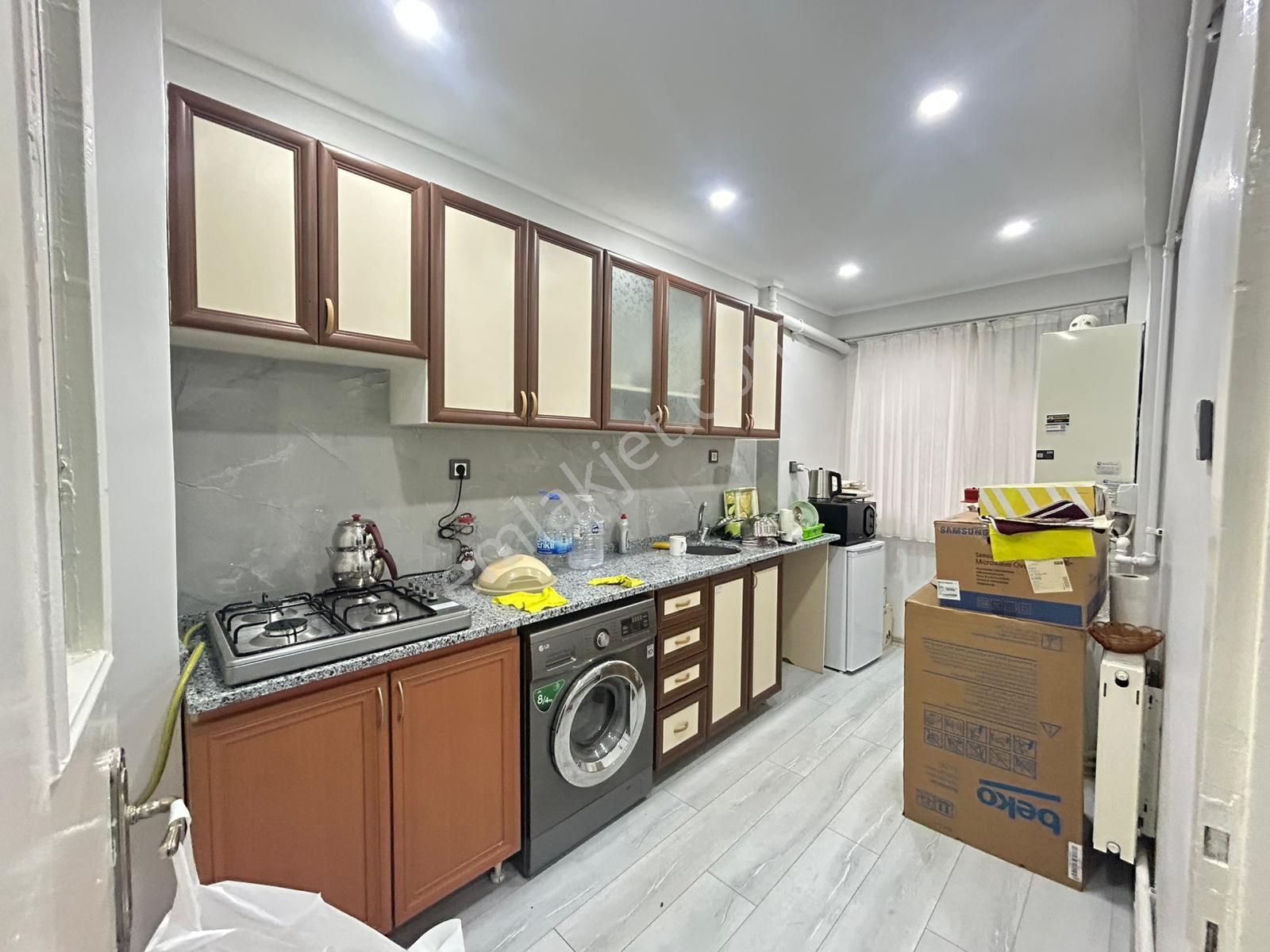 Taner'den Dikmen Hürriyet Caddesinde 2+1 Giriş Kat Bakımlı Daire - Görsel 19