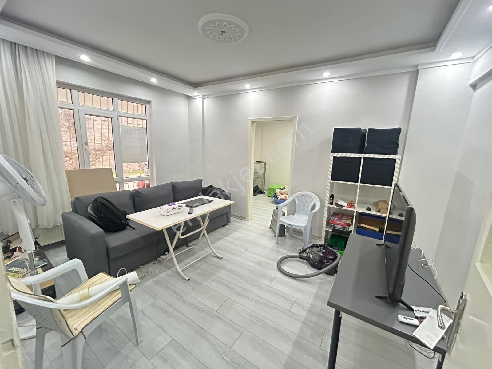 Taner'den Dikmen Hürriyet Caddesinde 2+1 Giriş Kat Bakımlı Daire - Görsel 35