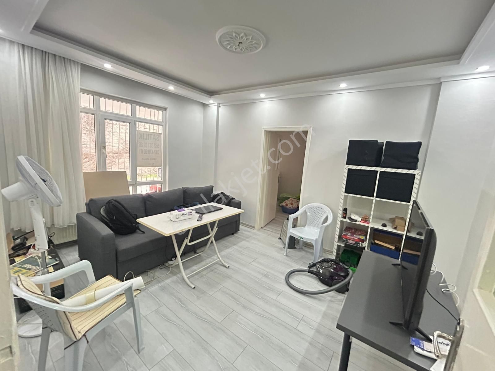 Taner'den Dikmen Hürriyet Caddesinde 2+1 Giriş Kat Bakımlı Daire - Görsel 26