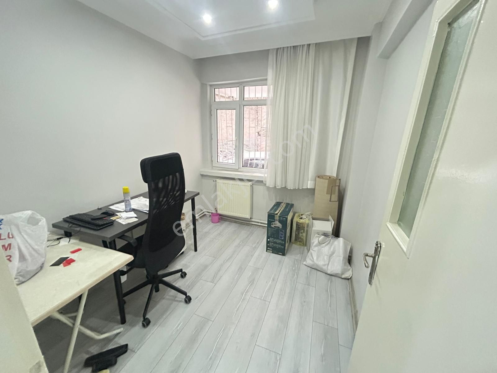 Taner'den Dikmen Hürriyet Caddesinde 2+1 Giriş Kat Bakımlı Daire - Görsel 34