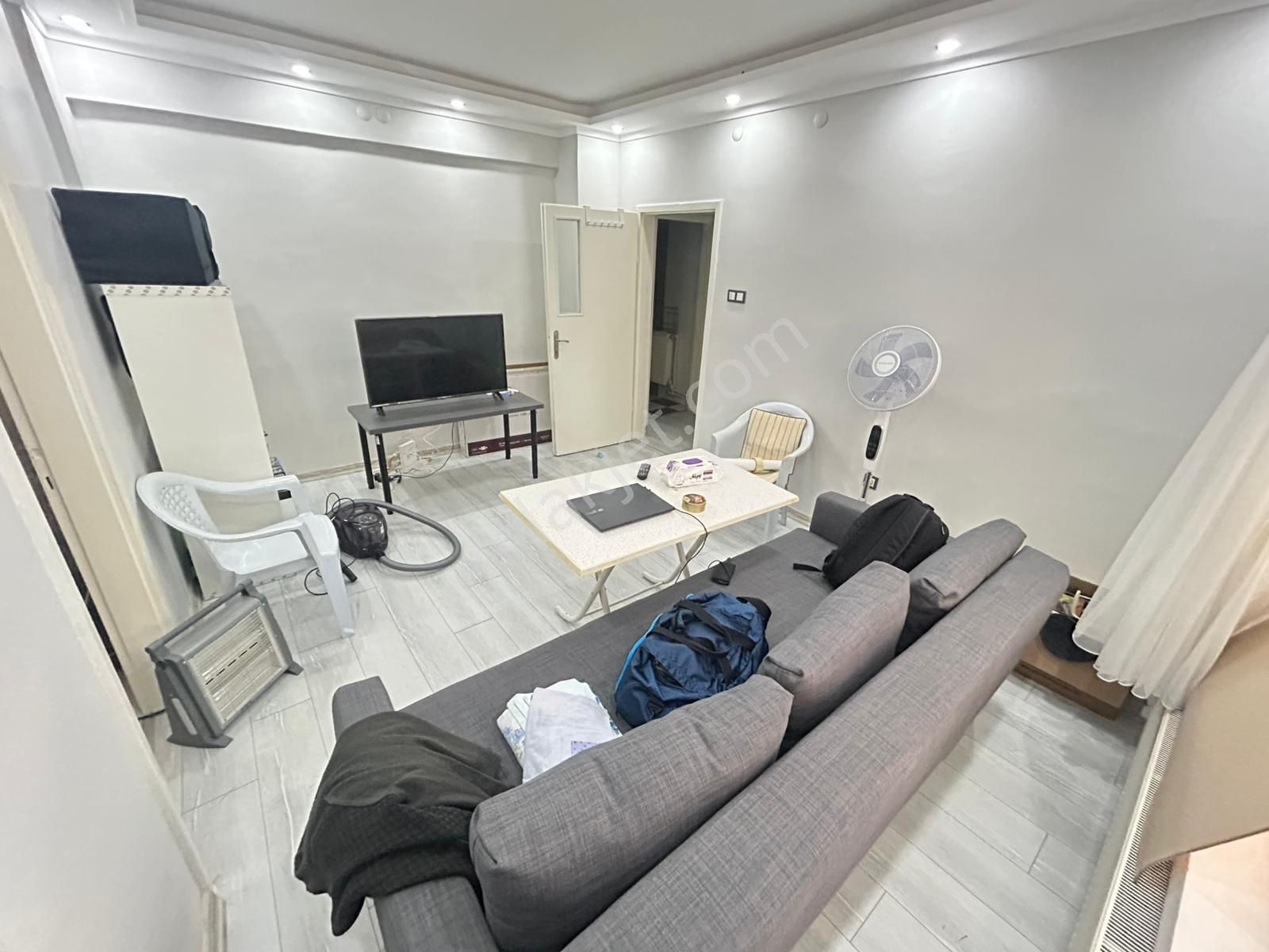 Taner'den Dikmen Hürriyet Caddesinde 2+1 Giriş Kat Bakımlı Daire - Görsel 8