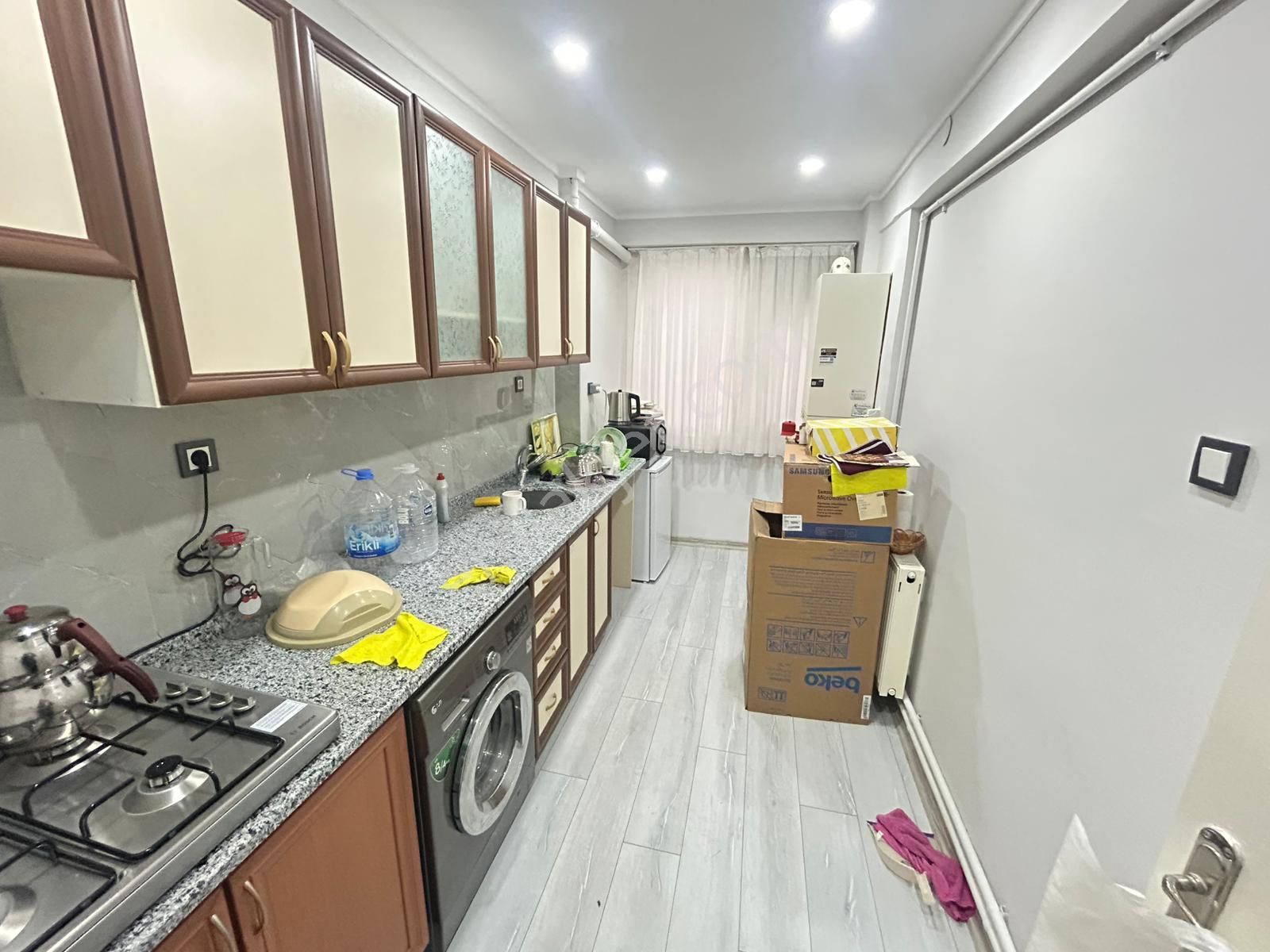 Taner'den Dikmen Hürriyet Caddesinde 2+1 Giriş Kat Bakımlı Daire - Görsel 2