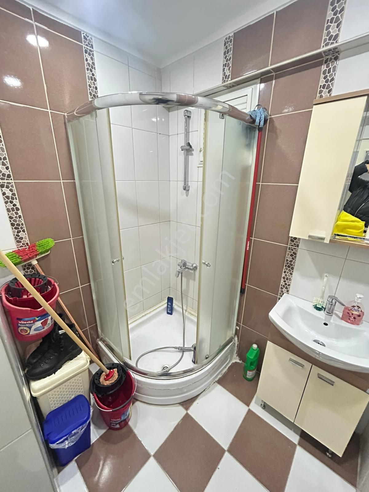 Taner'den Dikmen Hürriyet Caddesinde 2+1 Giriş Kat Bakımlı Daire - Görsel 25